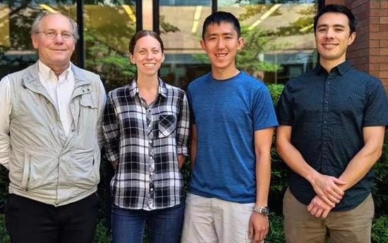 ▲本研究的主要作者：Stephen Tapscott博士、Amy Campbell博士、Guo-Liang Chew博士和Robert Bradley博士（图片来源：Fred Hutchinson癌症研究中心）