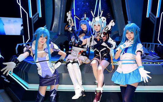 8月3日，上海，2019ChinaJoy持续举办，coser、showgirl惊艳亮相。&nbsp;&nbsp;&nbsp; 图/视觉中国
