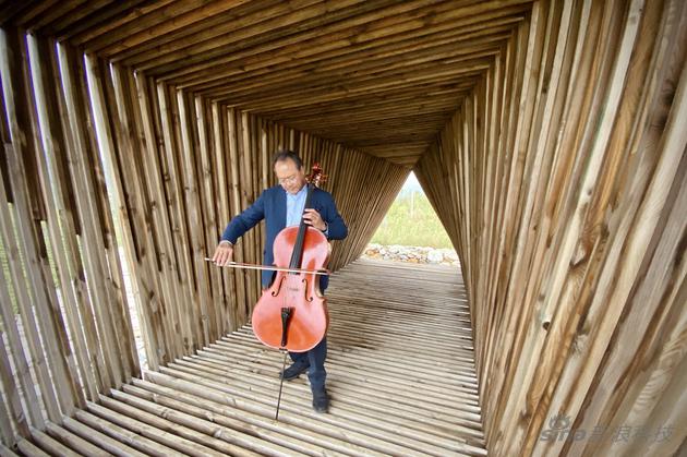 大提琴演奏家马友友