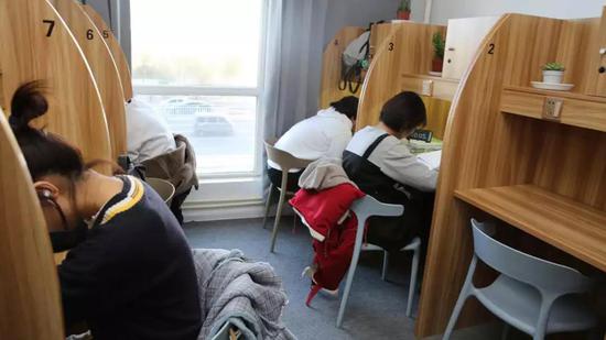 “站上新风口”的共享自习室