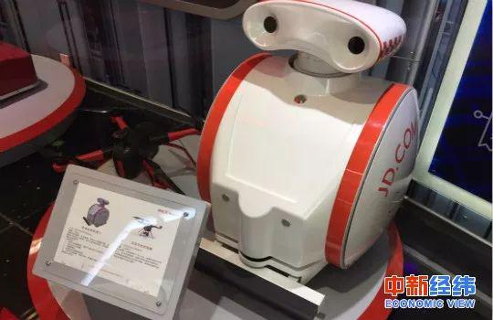 ▲某公司研发的配送机器人 中新经纬 常涛摄