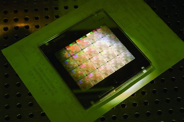 f475-izwfpyt6272890.jpg