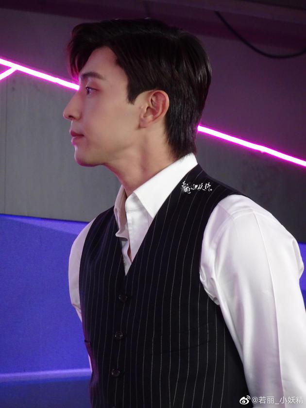 3a9d-kracxeq0001365.jpg