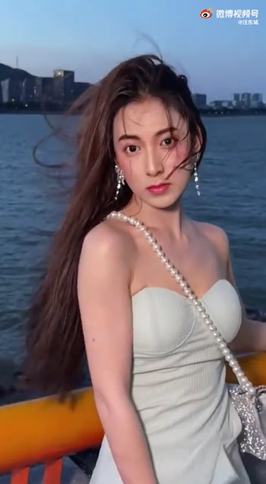 ae34-bfaa99e4a01057d45dd7834f09542564.png