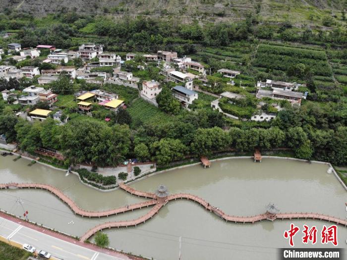 959c3159-71ab-43af-a0c3-764a08d69883_zsite.jpg