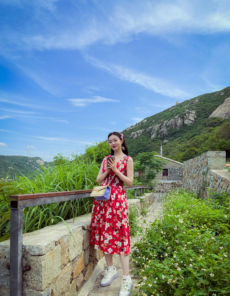 宋轶海边小清新造型